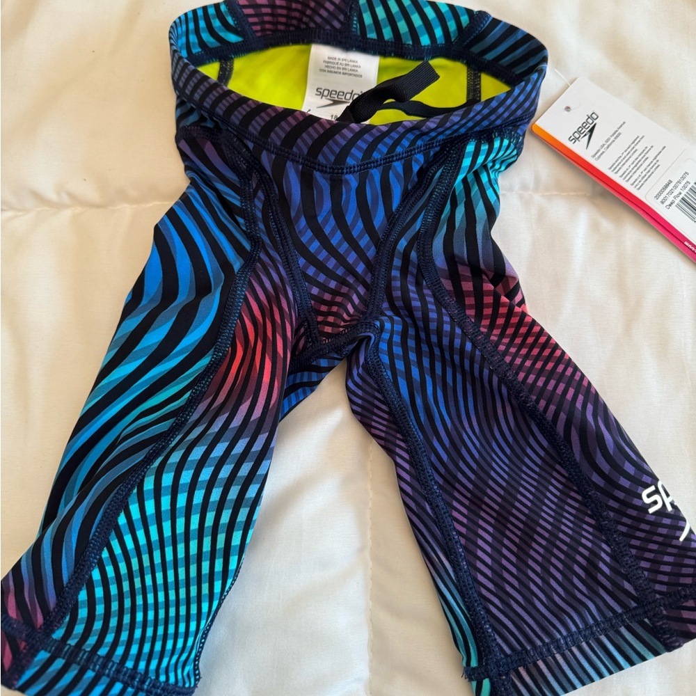 Speedo Vanquisher Size 18